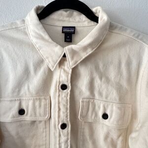 Patagonia Worn Wear Organic Cotton Cream Flannel Shirt Smiley Patch Womens M